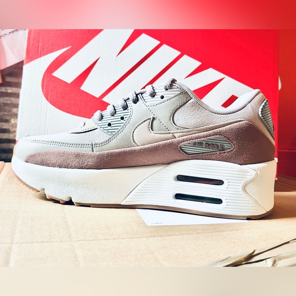 NIKE AIR MAX 90 LV8 Platform Women's Sneakers Shoes various sizes Multicolor NEW - Picture 4 of 10